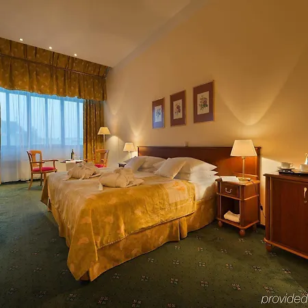 Ea Rokoko Hotel 4*