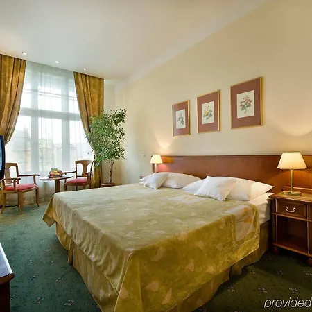 Ea Rokoko Hotel 4*