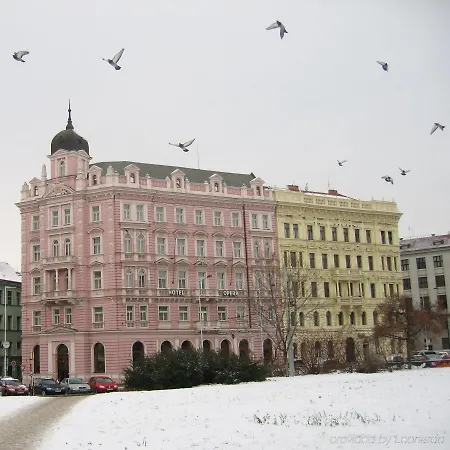 Opera Hotel 4*