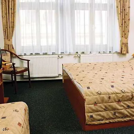Sir Toby's Midtown Hostel