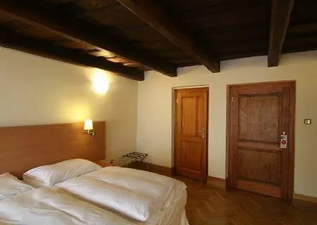 Hotel Mostecka 12 3*