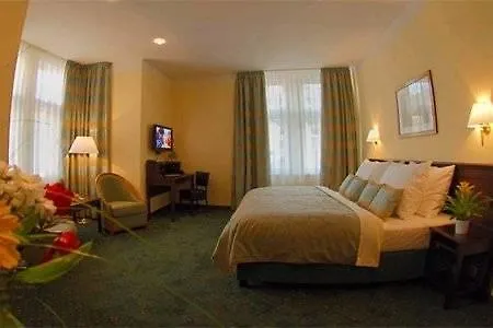 Ea Downtown 4* Praga