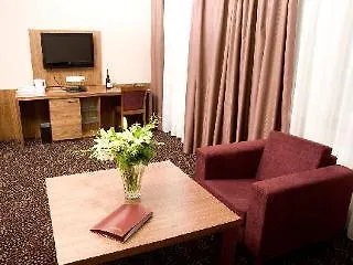 1.republic Hotel