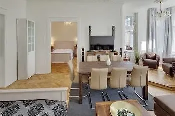 Apartment Selinor Old Town