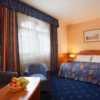 Kavalir Hotel