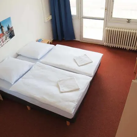 A&o Rhea Hostel *