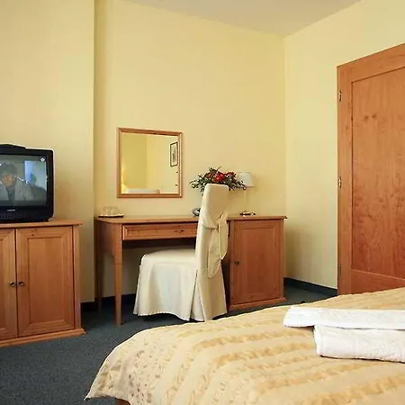 Hotel Claris 3*