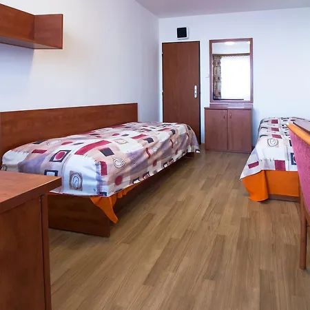 Hostel Jarov Iii. F *
