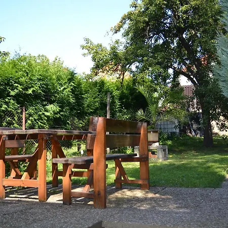Dana * Praha