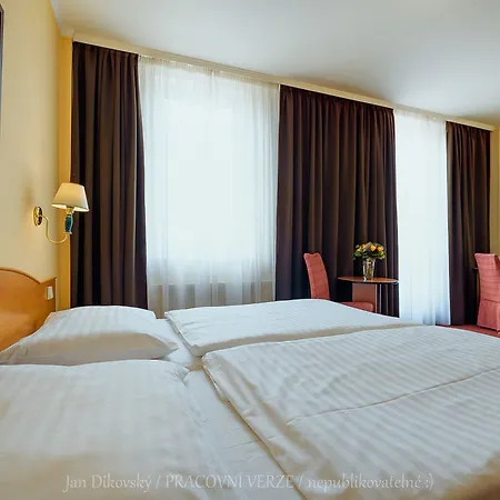 Otel Central Hotel Prague 3*