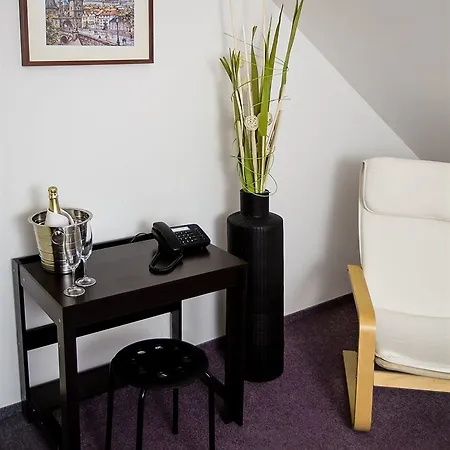 Bona Serva 3* Prague