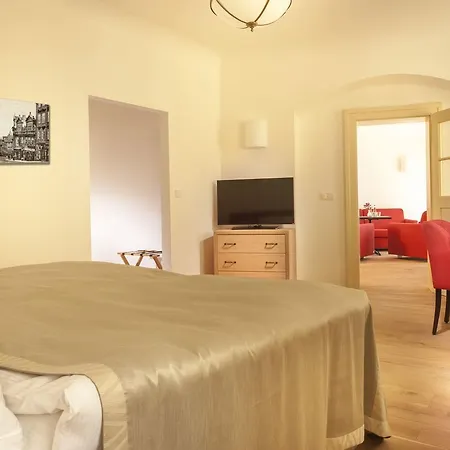Hotel At The White Lily 4*