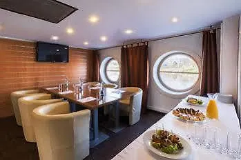 Rohan Boat 3* Praga