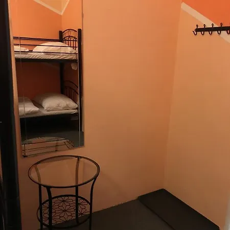 Hostel Flora