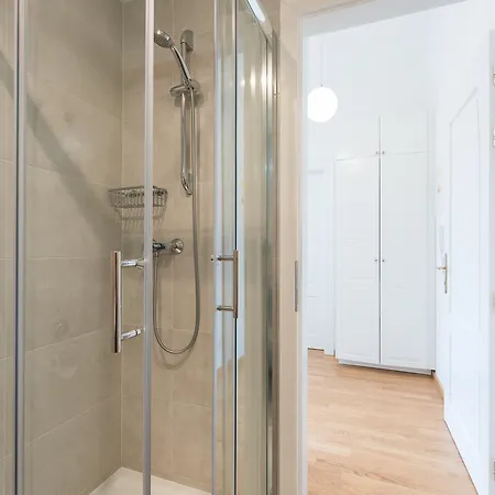 Zborovska Apartment *
