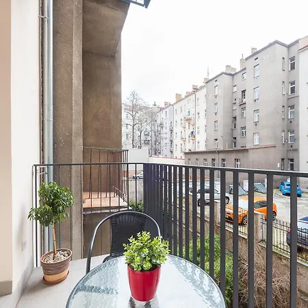 Apartment Zborovska *