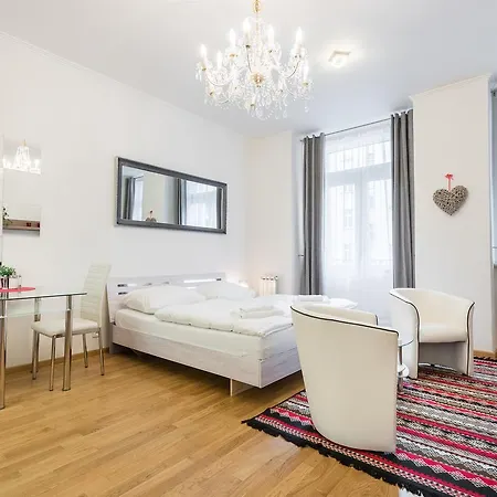 Zborovska Apartment