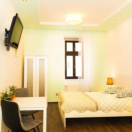 Cozy Central Studio Apartment