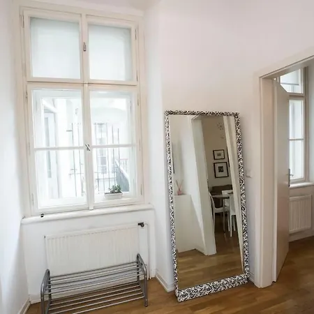 Apartment Quiet With Balcony Charles Bridge