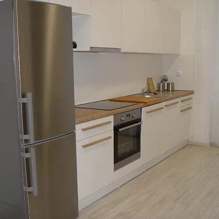 Hotel apartamentowy Neklanova
