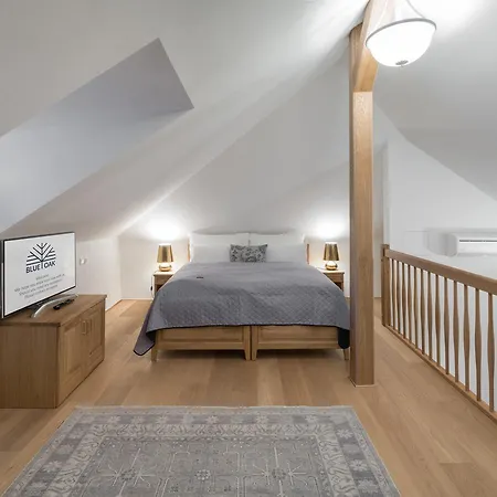 Blue Oak Aparthotel