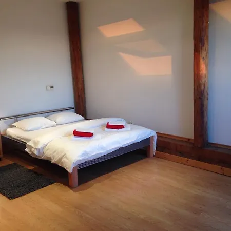 Chill Hill Apartment *