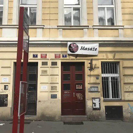 Apartment Hradcanska *