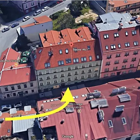Luxurious Near Castle *