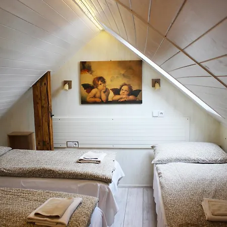 Alice House Aparthotel 3*