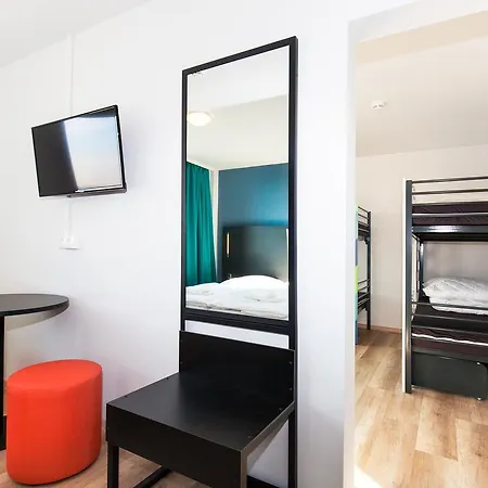 Hostel A&o Rhea