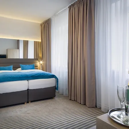 White Lion Hotel 4*