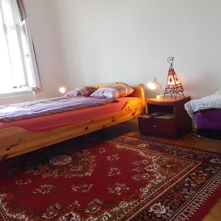 Bed & Breakfast Joystayone