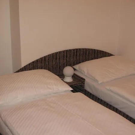 Guest house Lucie 3*