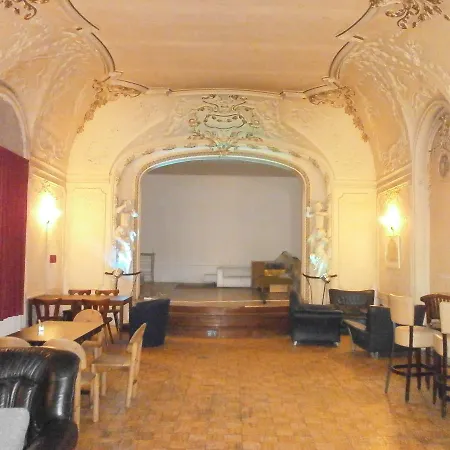 Youth Baroque Hall Hotel 3*