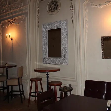 Youth Baroque Hall Prag