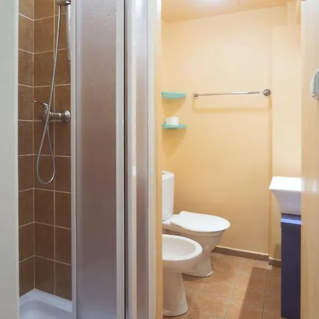 Modern Wenzigova 15 Apartment