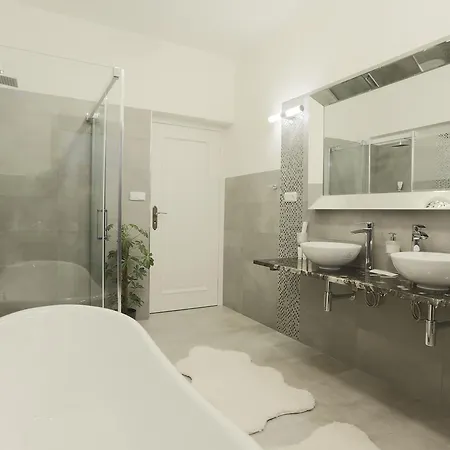 Wellness & Boutique Pod Lipkami 4* Prague