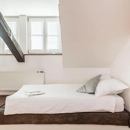 Spacious In The Heart Of Apartment *