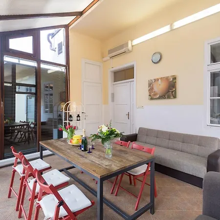 Apartment Spacious In The Heart Of Prague