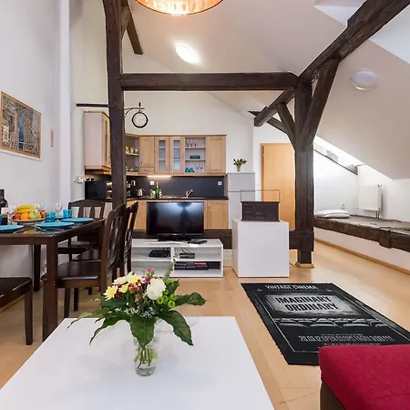 Spacious In The Heart Of Apartment *