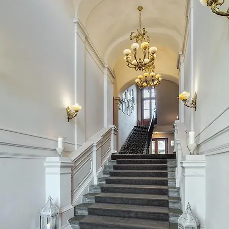Klarov Hotel 4*