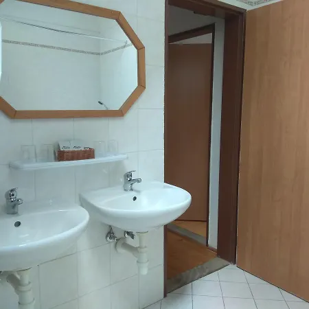 Merlin Hotel 3*