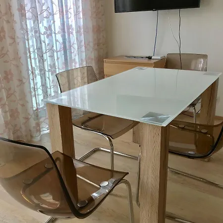 Apartment Enjoy In Garden *