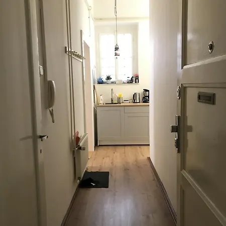 Old Town Basement Apartment
