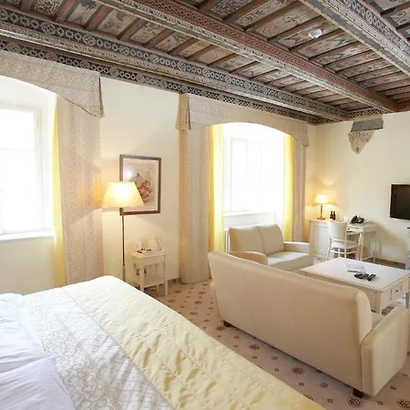 Hotel Metamorphis Excellent 5*