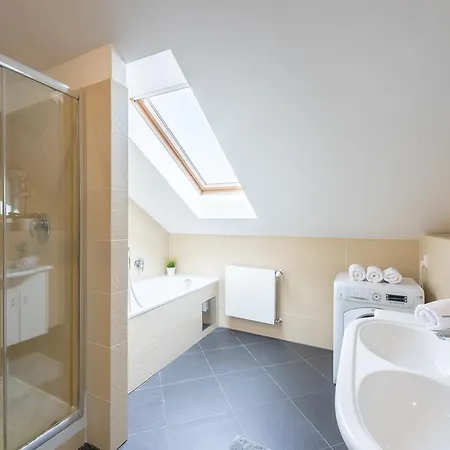 Tesnov Grande Apartment