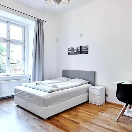 Zborovska Apartment