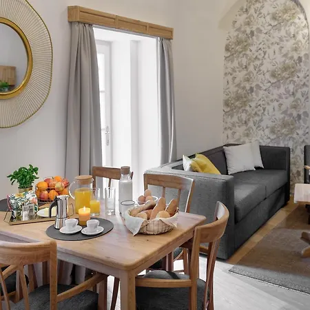 Blue Oak Aparthotel 4*