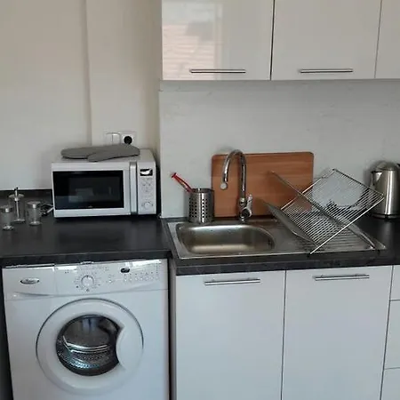 Long Apartment *
