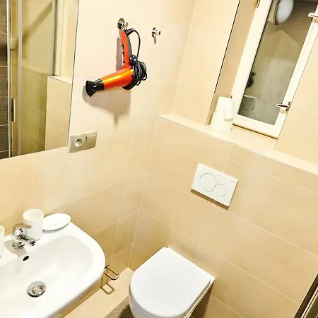 Zborovska Apartment *